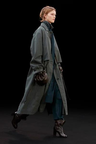 Look 1